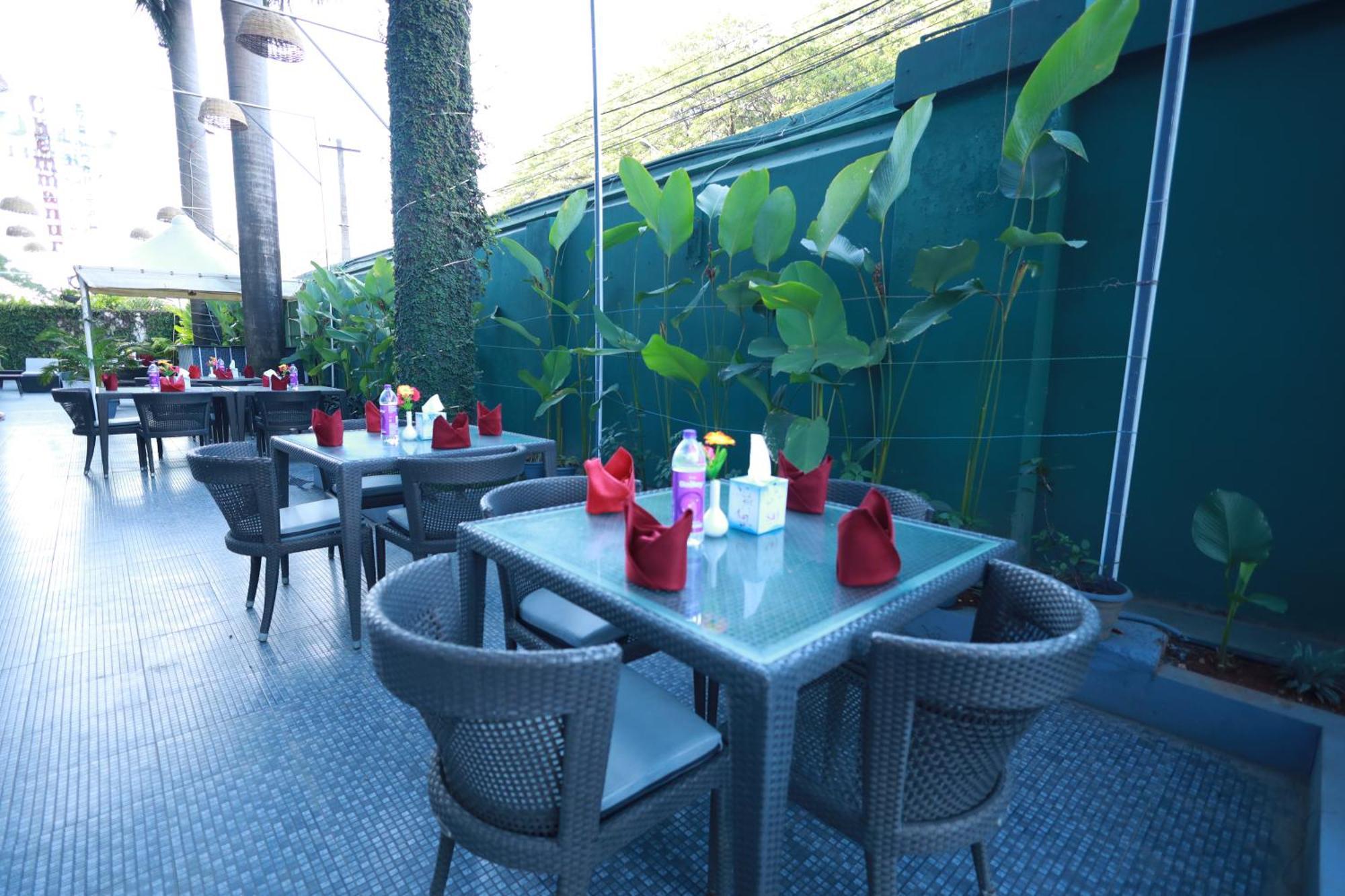 Saj Luciya -A Classified 4 Star Hotel Thiruvananthapuram Exteriör bild