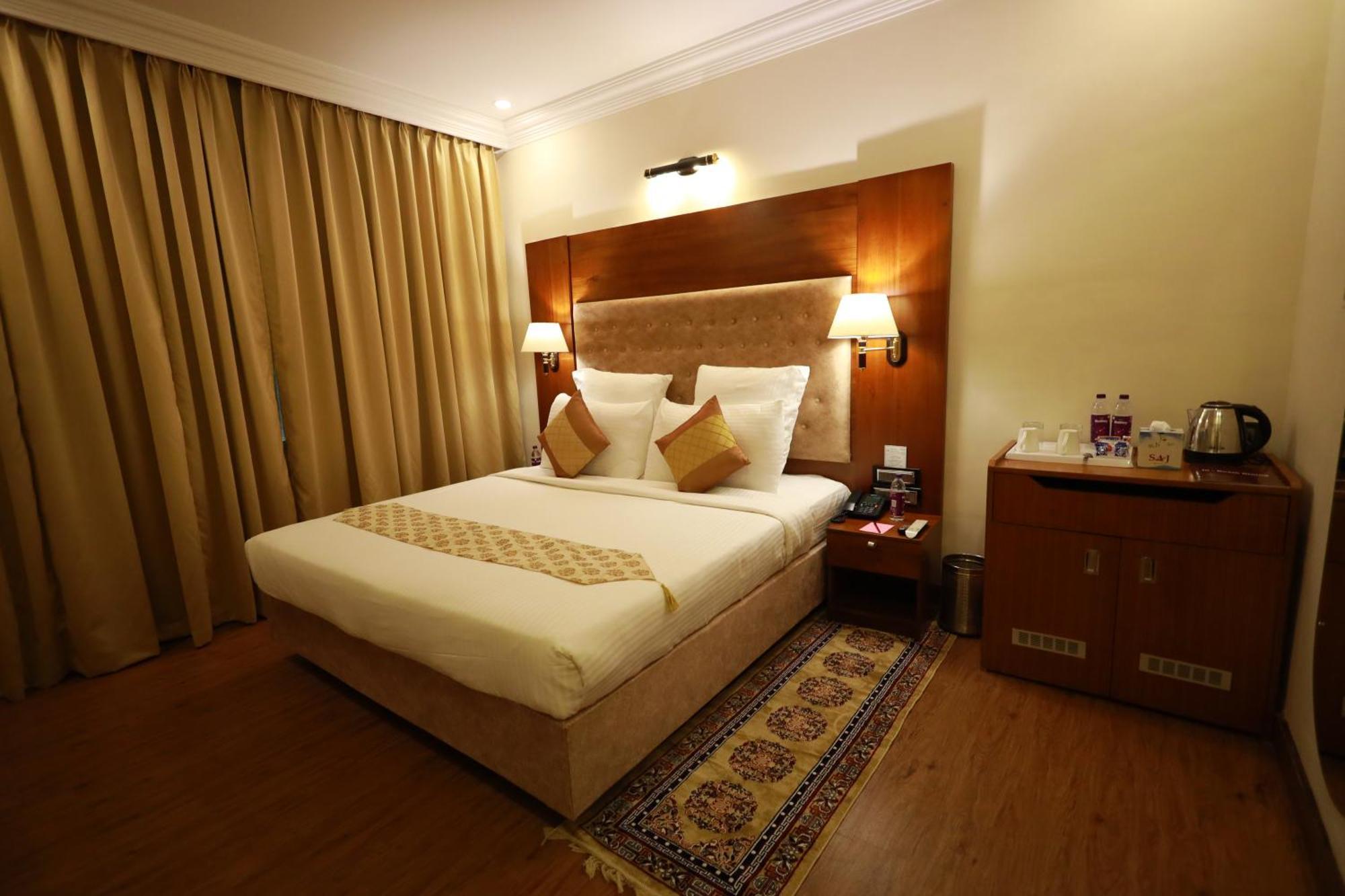 Saj Luciya -A Classified 4 Star Hotel Thiruvananthapuram Exteriör bild