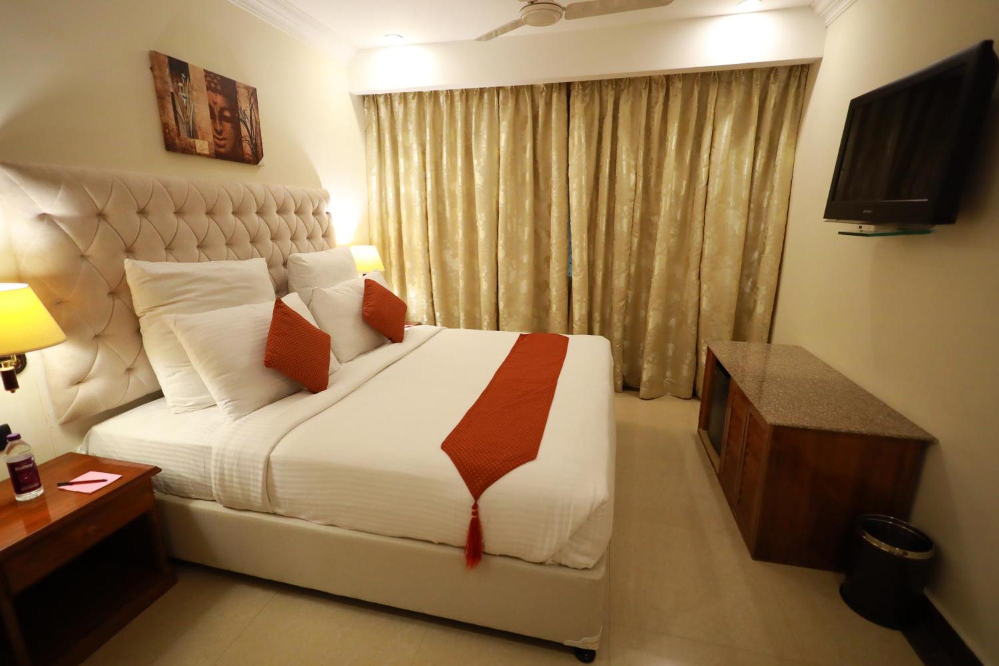 Saj Luciya -A Classified 4 Star Hotel Thiruvananthapuram Exteriör bild