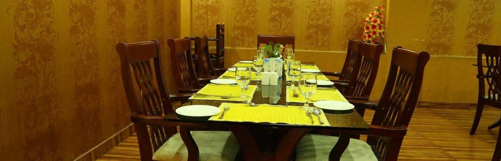 Saj Luciya -A Classified 4 Star Hotel Thiruvananthapuram Exteriör bild